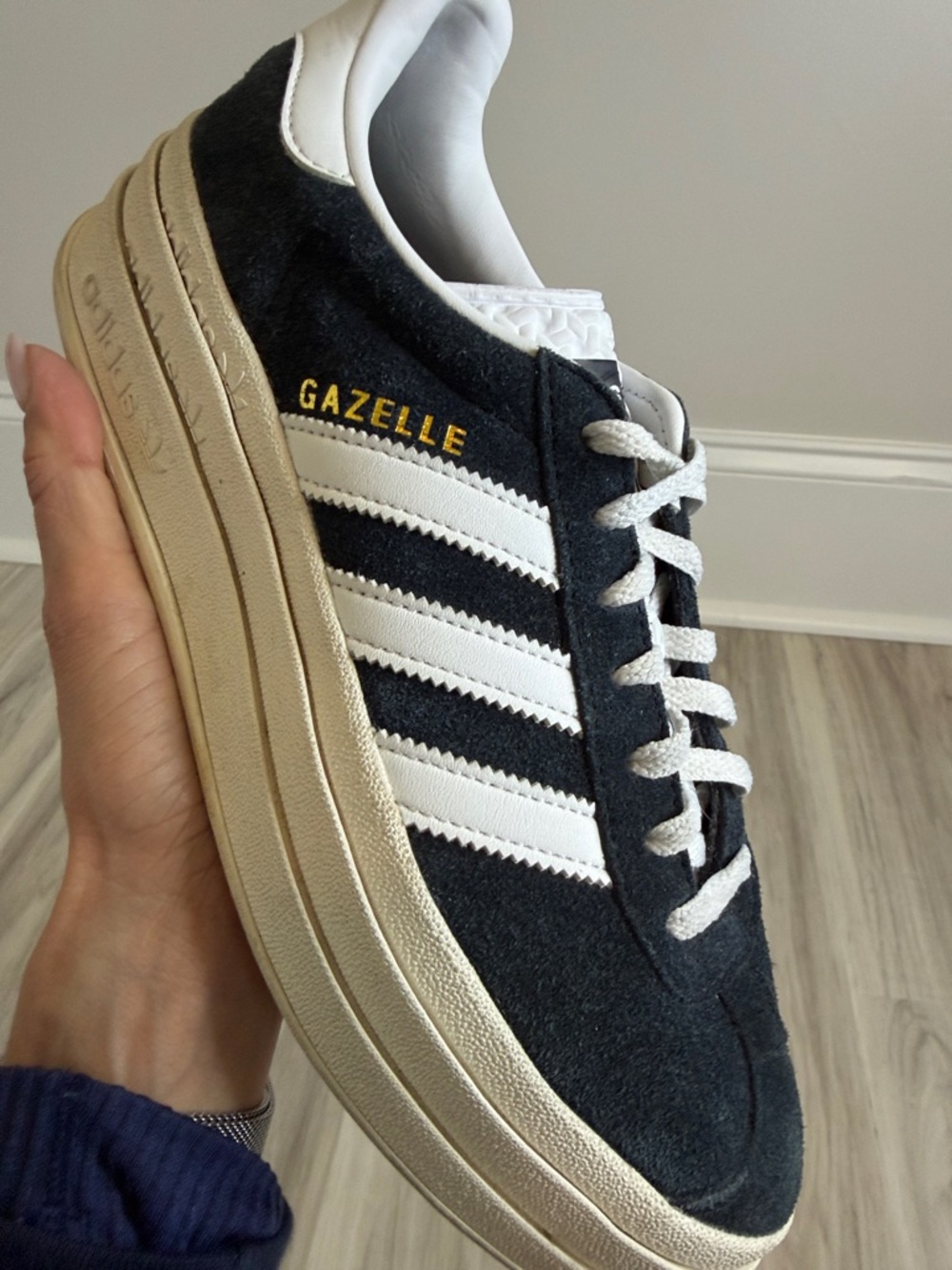 Adidas  Gazelle Low-Top Sneakers in Black and White platform size 8 women’s - Picture 6 of 14